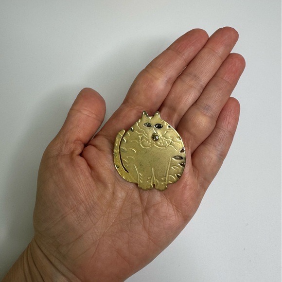 Gold Fat Cat Brooch Personality Smiling Smirking Comical Kitty Vintage Pin - Picture 7 of 8